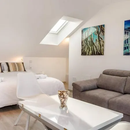 Minty Stay - La Merced Atico Duplex Malaga Exterior photo